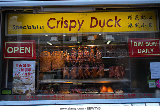 crispy-duck-hanging-in-the-window-of-a-chinese-restaurant-in-londons-eewtyb.jpg