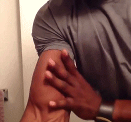cf3558949ef5c544337fc5c7c24ec482-guy-leaves-finger-indentations-on-bicep-and-its-really-freaky.gif