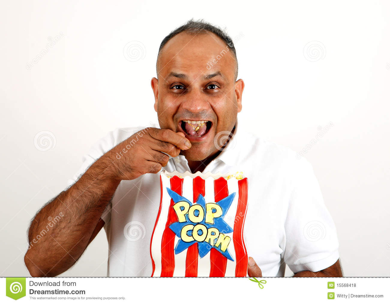guy-eating-popcorn-15568418.jpg