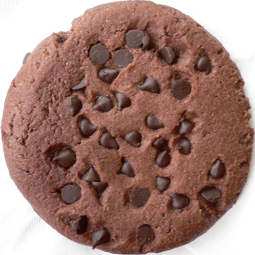 1024px-Galleta_con_trozos_de_chocolate.jpg