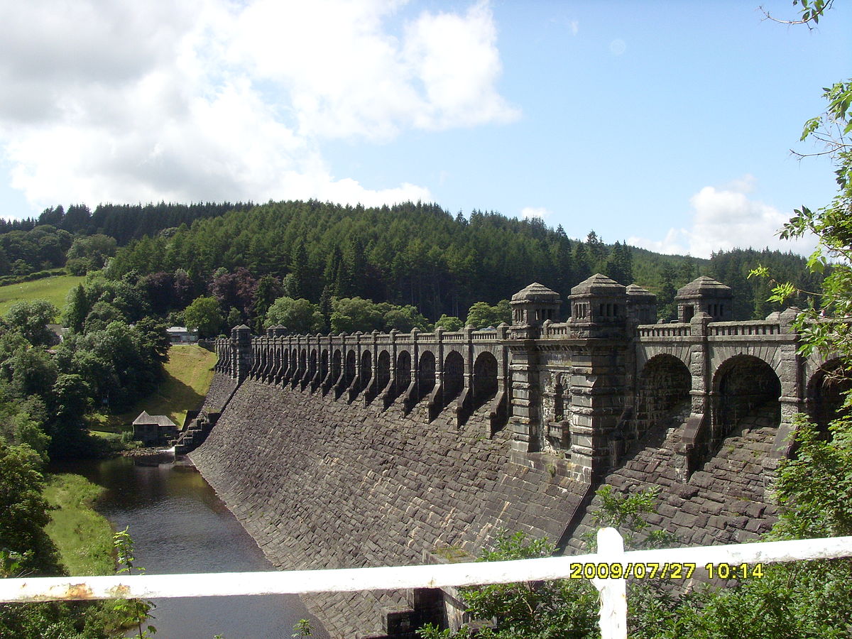 1200px-Vyrnwy_dam.JPG