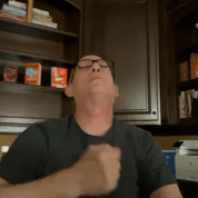 1714062224321591.gif