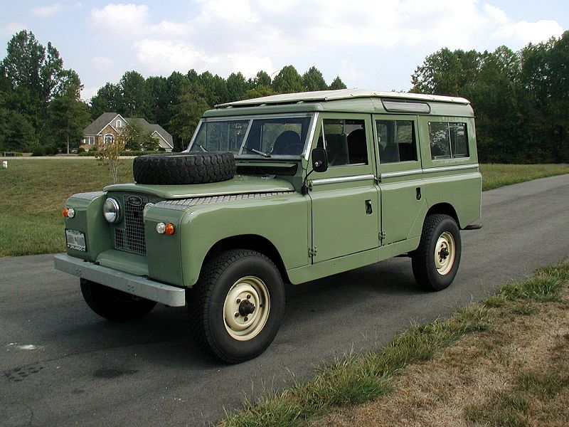 800px-LandRoverIIALWB.jpg