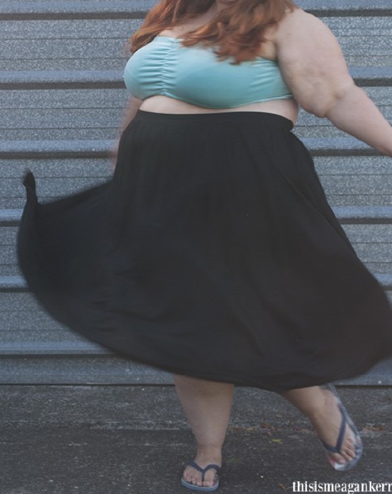 Aussie-Curves-Breaking-The-Rules-Meagan-Kerr-Plus-Size-Crop-Top-02~2.jpg