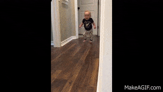 Baby_Has_Amazing_Reaction_To_Grandpa_s_Roar.gif