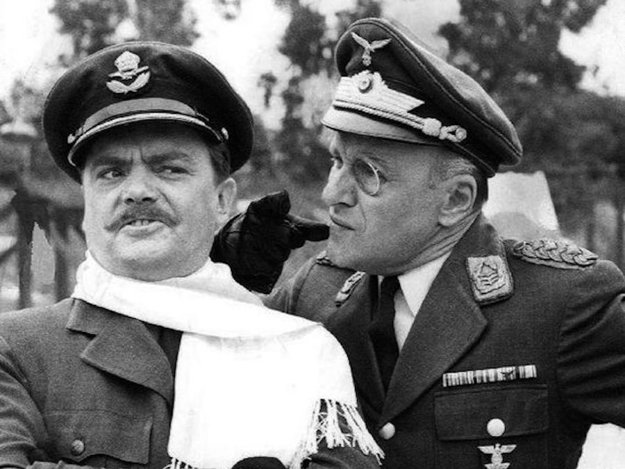 Bernard_Fox_Werner_Klemperer_Hogan's_Heroes_1968_1481801840683_51526255_ver1.0_900_675.JPG
