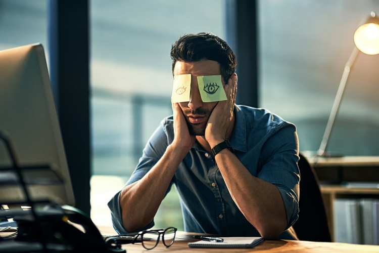 bored-office-gettyimages-625737346.jpg