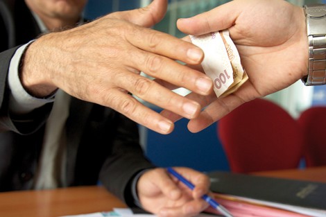 bribery-in-Morocco.jpg