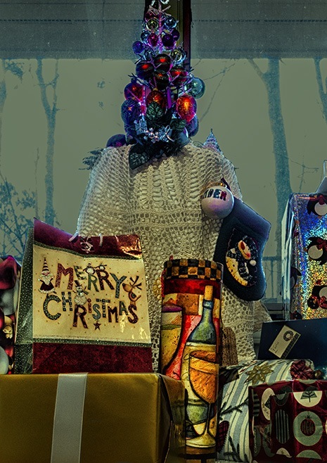 Christmas Tree and presents_web.jpg
