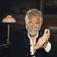 F1493091-D095-4BE0-B1BE-386F73E32CB7.gif