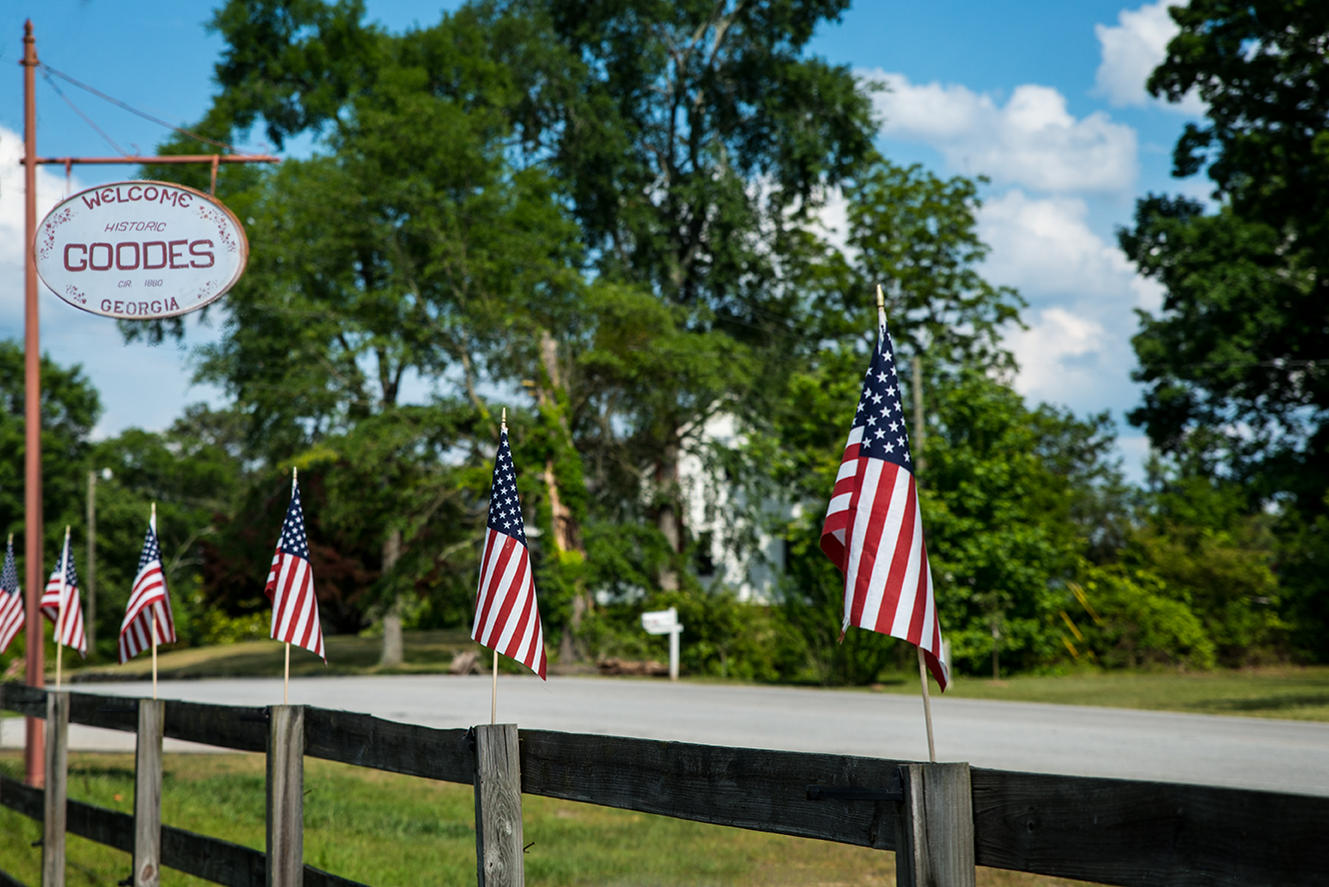 Flags at Goodes Sign_Z8Z7633_web.jpg