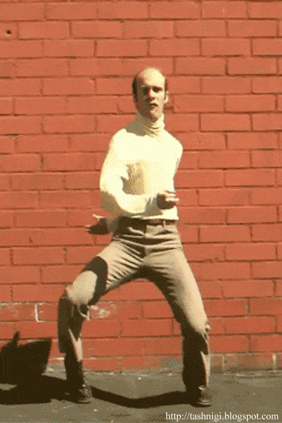 Funny dance 2.gif