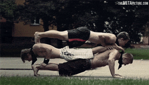 funny-gif-push-ups-three-persons-same-time.gif