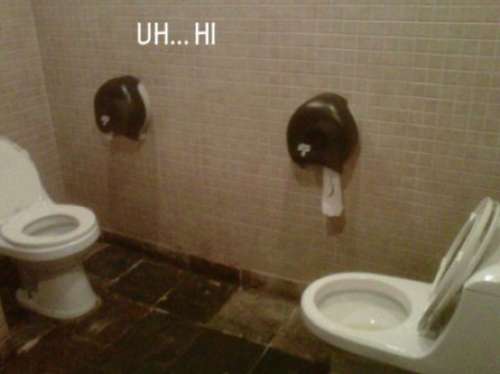 funny-toilets-public-bathroom-in-front-of-each-other-1.jpg