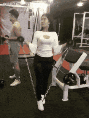 iRR3lw4UGYf4c.gif