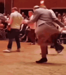jerk-dance.gif
