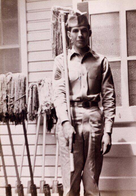 Leonard-Nimoy-Army-Reserves.jpg