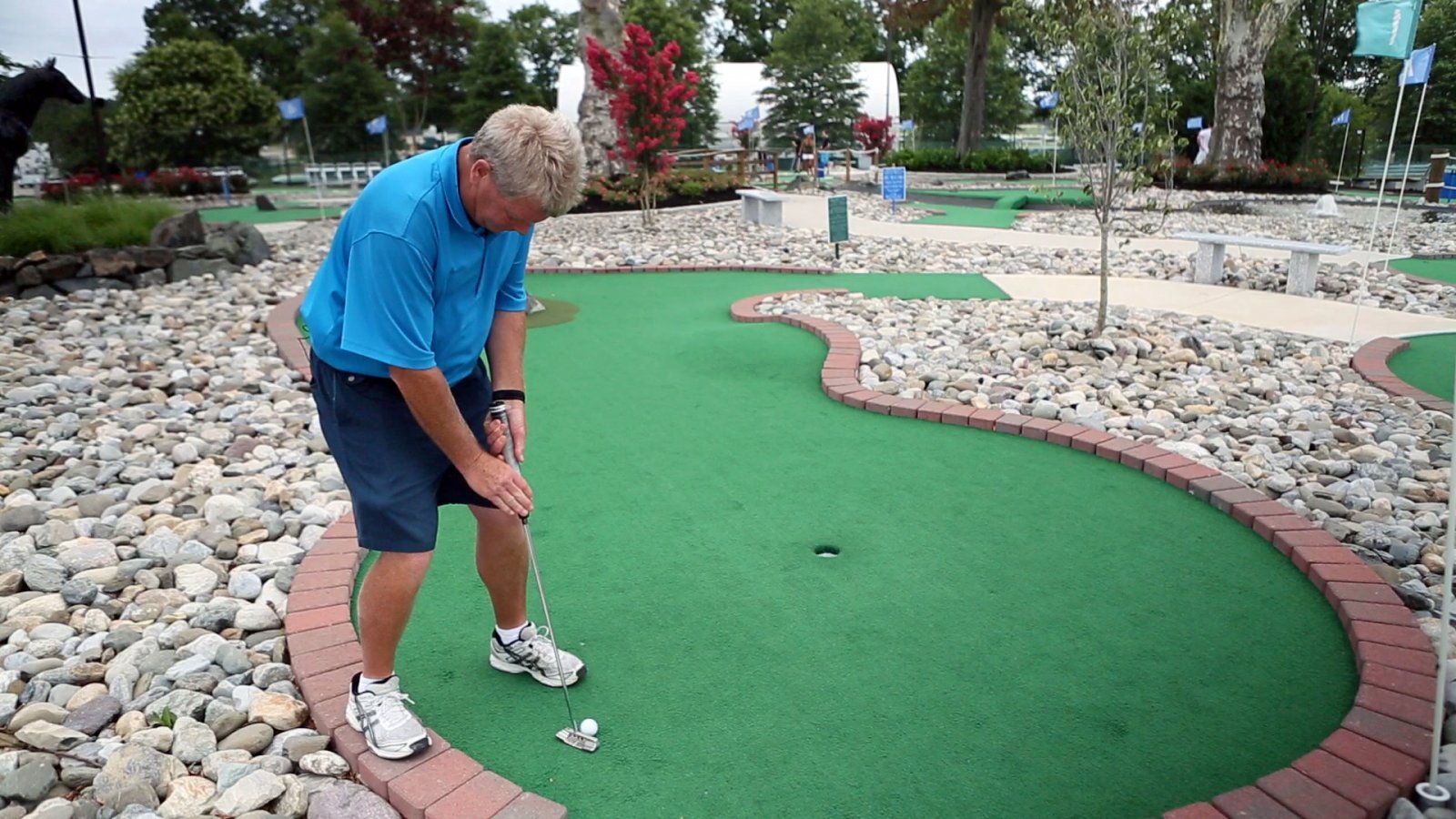 mini-golf-superJumbo.jpg