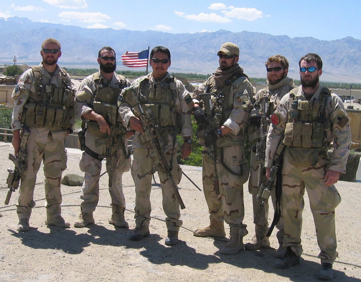 Navy_SEALs_in_Afghanistan_prior_to_Red_Wing.jpg