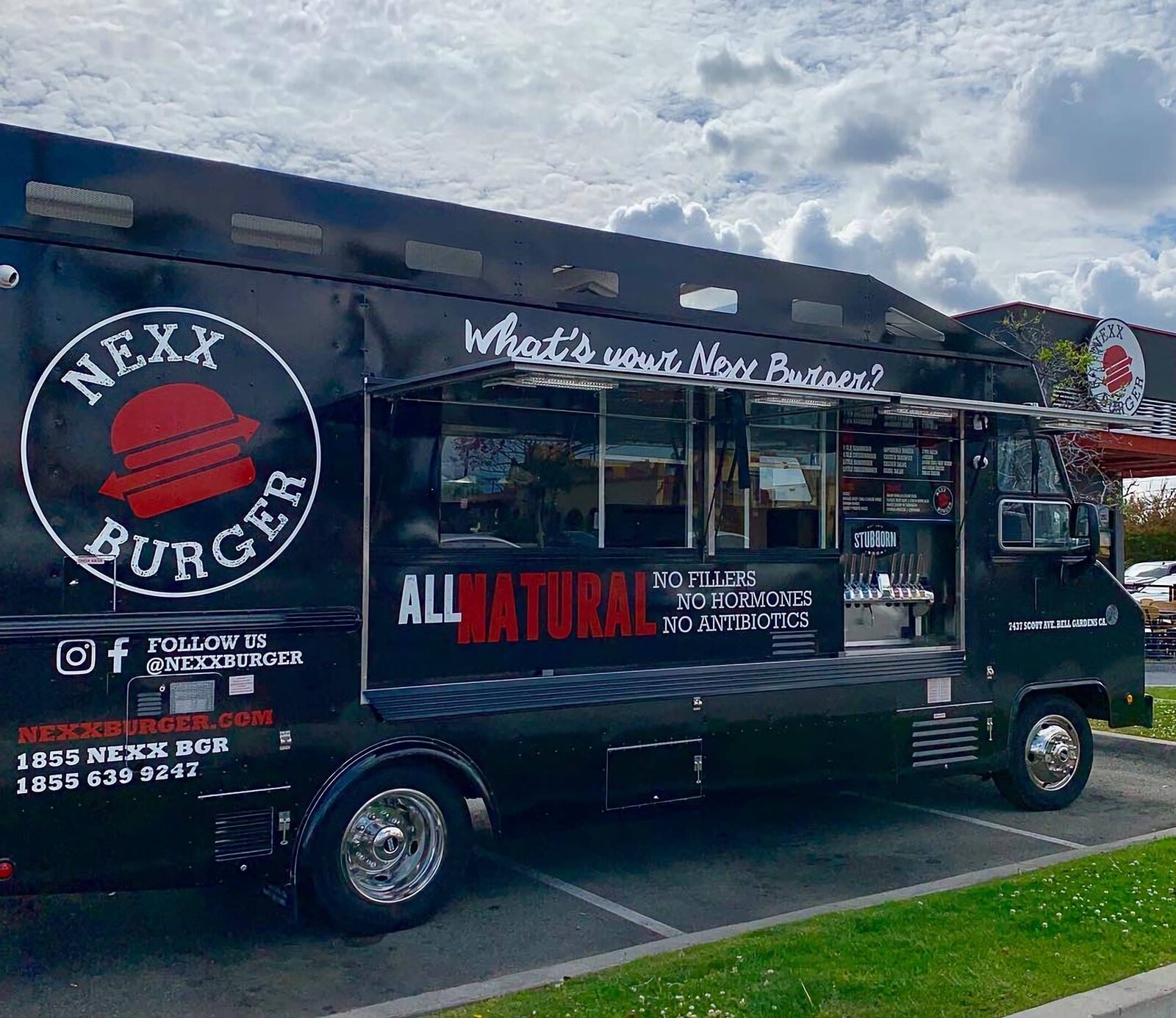 Nexxburger-Food-Truck-e1655397542571-588347184.jpg