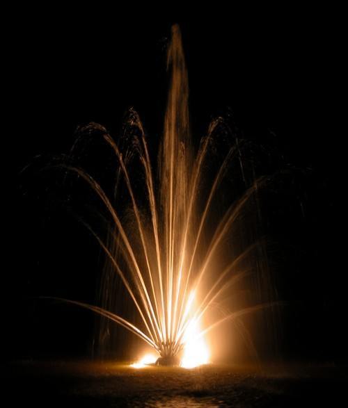 Night view of fountain i.jpg