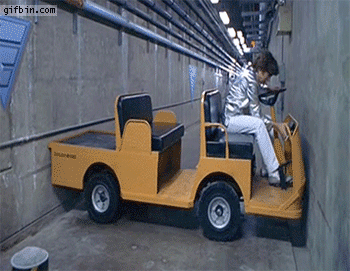 reverse-1396975659_austin_powers_threepointturn_fail.gif