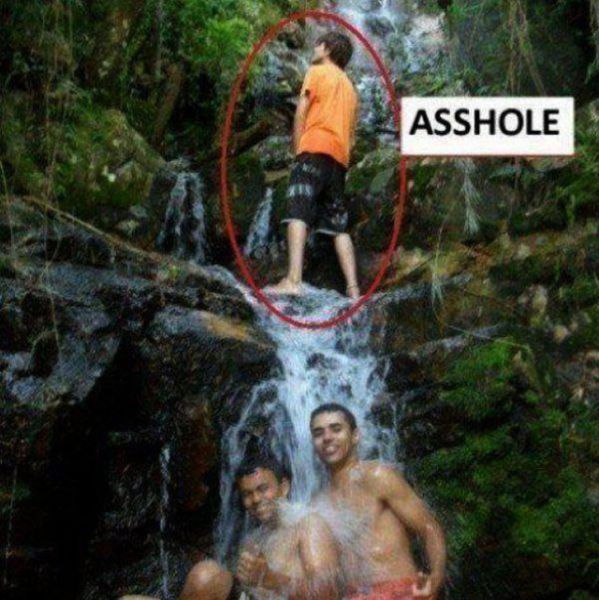 some_people_just_enjoy_being_jerks_640_16.jpg
