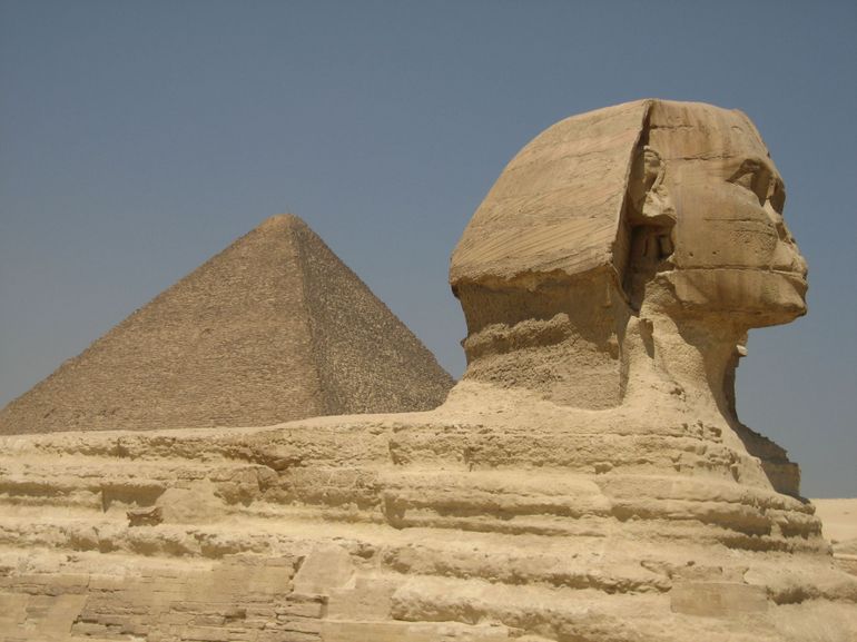 sphinx-and-great-pyramid-photo_992757-770tall.jpg