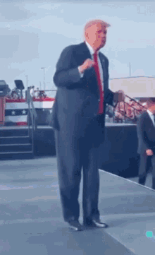 tenor (1).gif