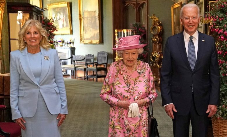 the-queen-and-the-president-see-photos-of-the-bidens-at-windsor-castle-780x470.jpg
