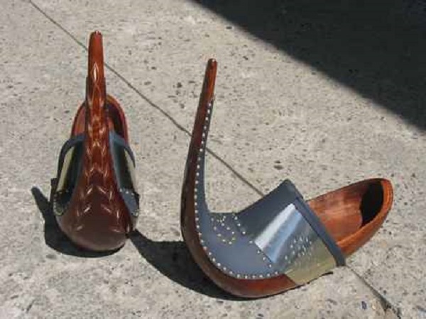 Weird-Shoes-22.jpg
