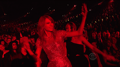 grammys-2014-taylor-swift-dancing2(1).gif