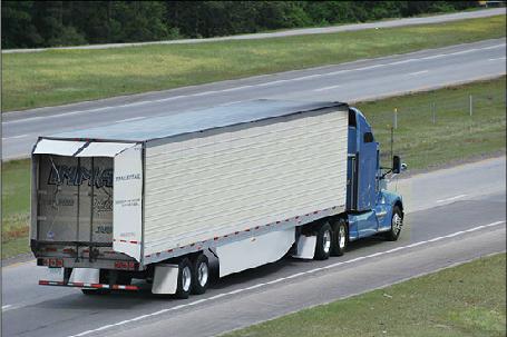 atdynamics-trailertail-installed-on-trailer_100361108_m.jpg