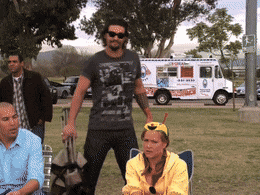 CreamyYearlyKingbird-max-1mb.gif