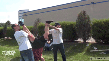 1386093034_breaking_a_neon_tube.gif