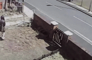 impress-a-girl-fail-funny-gif.gif