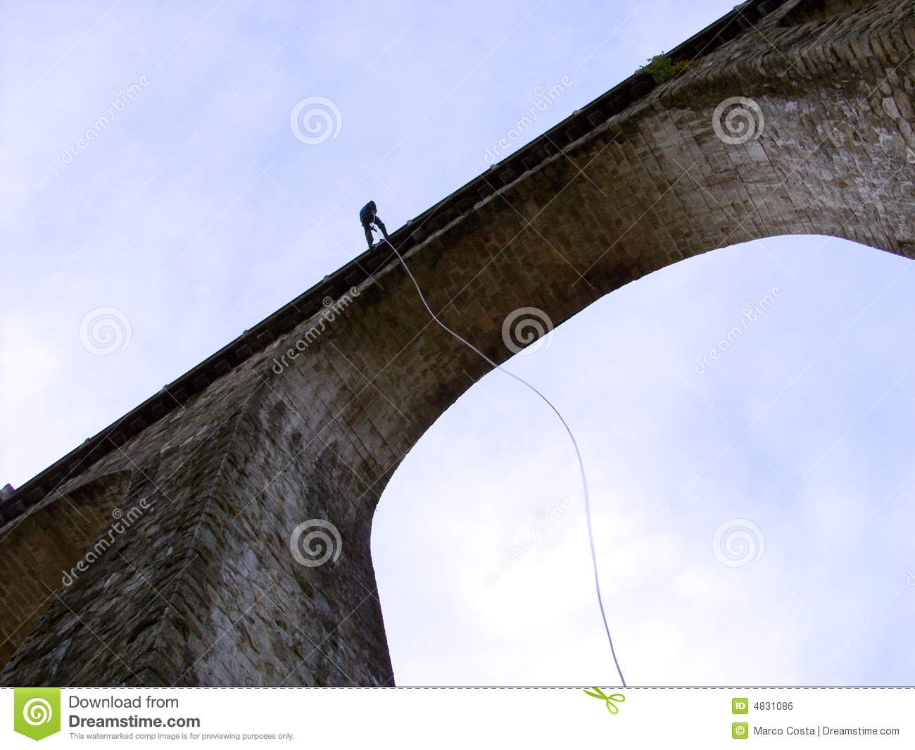 rappelling-bridge-4831086.jpg