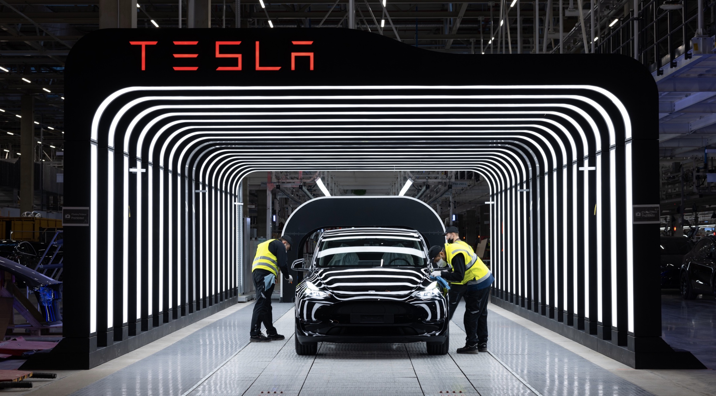 www.teslarati.com