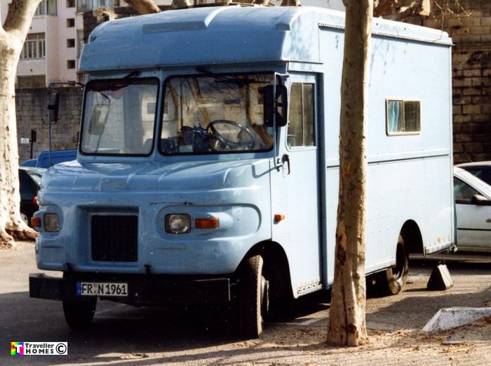 3299_700w.jpg