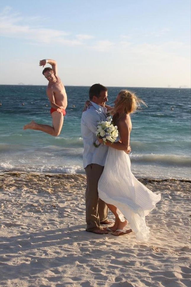 wedding-photobombs.jpg