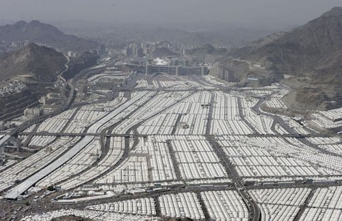 empty-tents-saudi-arabia.jpg