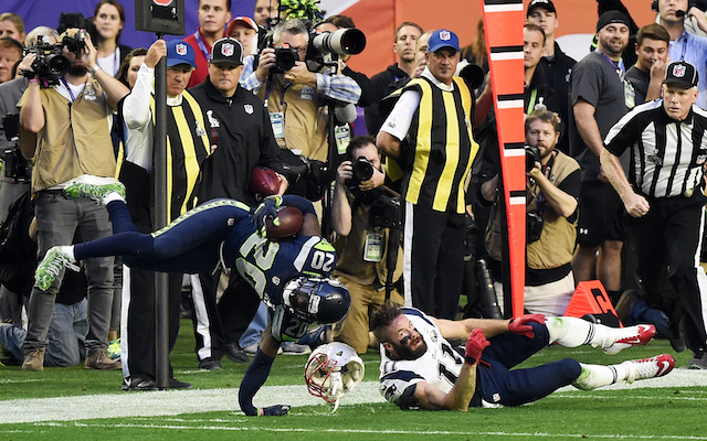 Jeremy_Lane_Arm_Injury_Super_Bowl_49.jpg