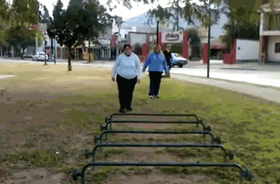 amusing_falling_gifs_17.gif