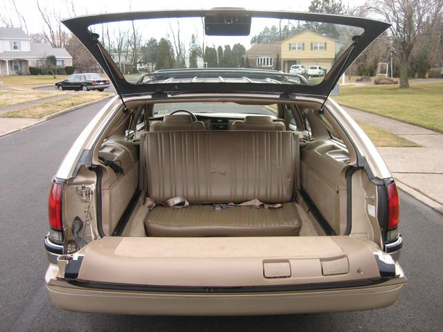 1996-Roadmaster-3rd-seat.jpg