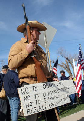 20100102__news07guns01032_gallery.jpg