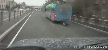 Ahorrando-el-billete-de-bus_zpscf152ac4.gif