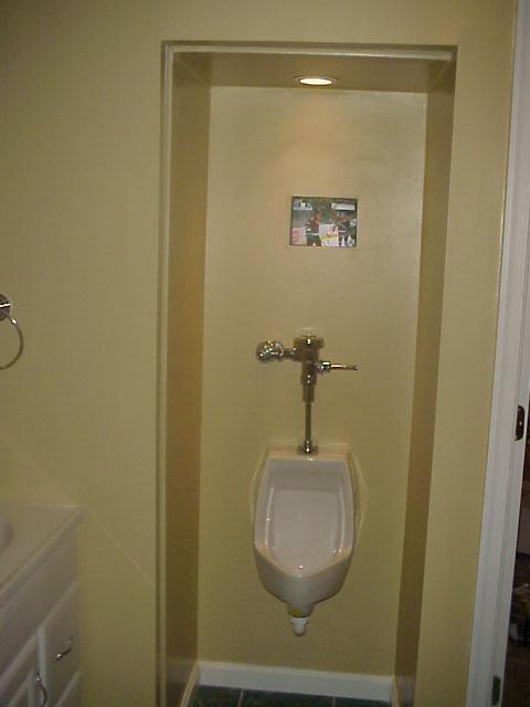 urinal.JPG