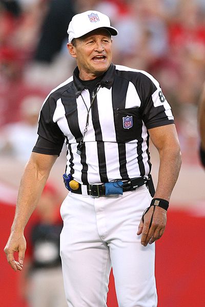 nfl_u_hochuli_400.jpg