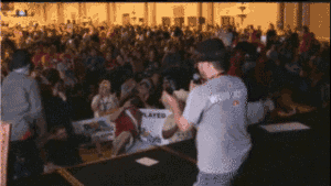 17s8ljzypqqe5gif.gif