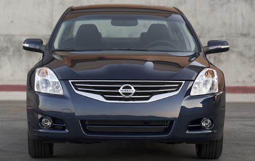 2010.nissan.altima.20310868-E.jpg